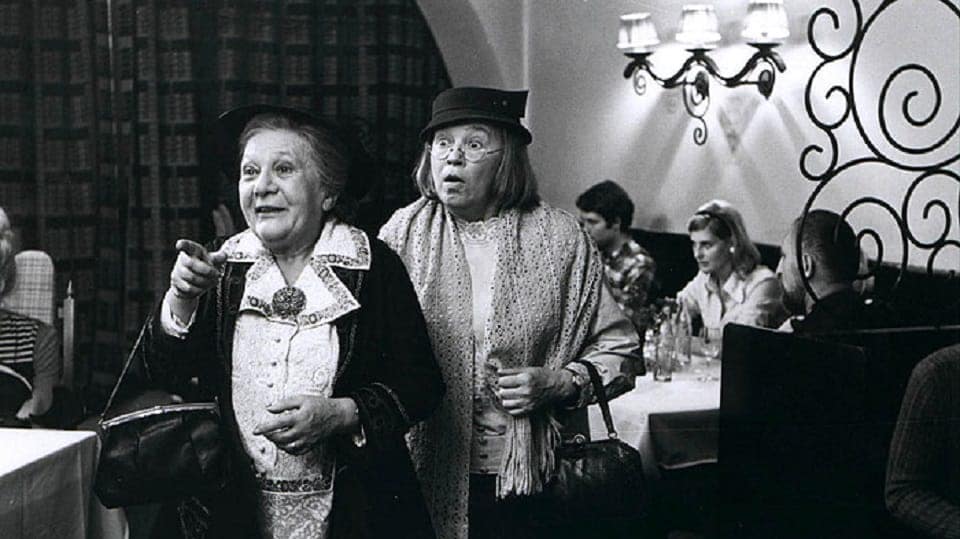Záběry z českého filmu Drahé tety a já režiséra Zdeňka Podskalského